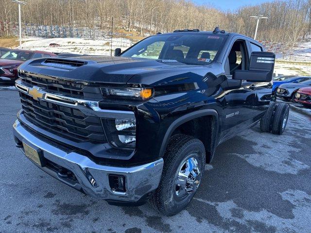 new 2025 Chevrolet Silverado 3500 car, priced at $66,347