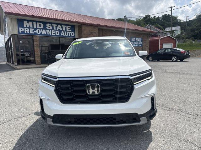 used 2025 Honda Pilot car, priced at $41,300
