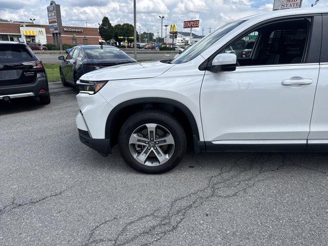 used 2025 Honda Pilot car, priced at $41,300