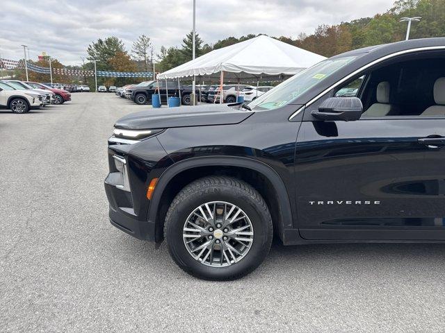 used 2024 Chevrolet Traverse car, priced at $34,055