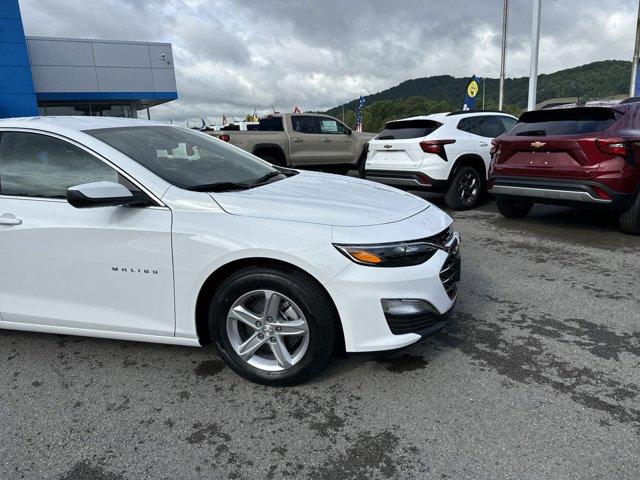 new 2025 Chevrolet Malibu car, priced at $24,624