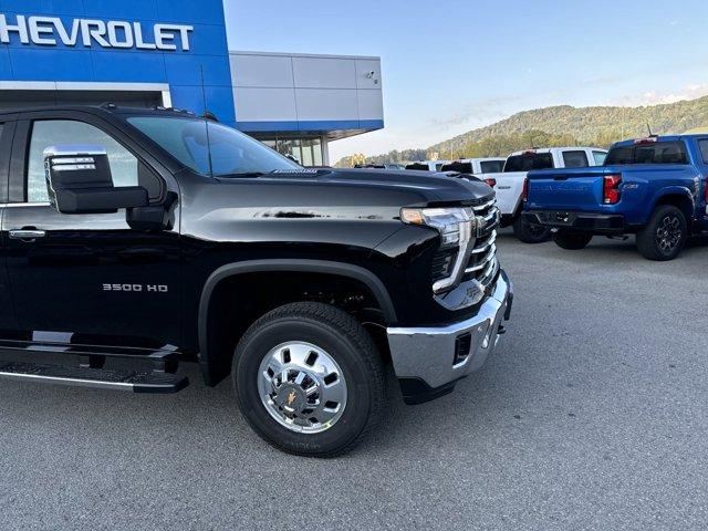 new 2025 Chevrolet Silverado 3500 car, priced at $82,607