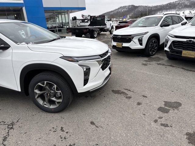 new 2025 Chevrolet Trax car, priced at $24,260