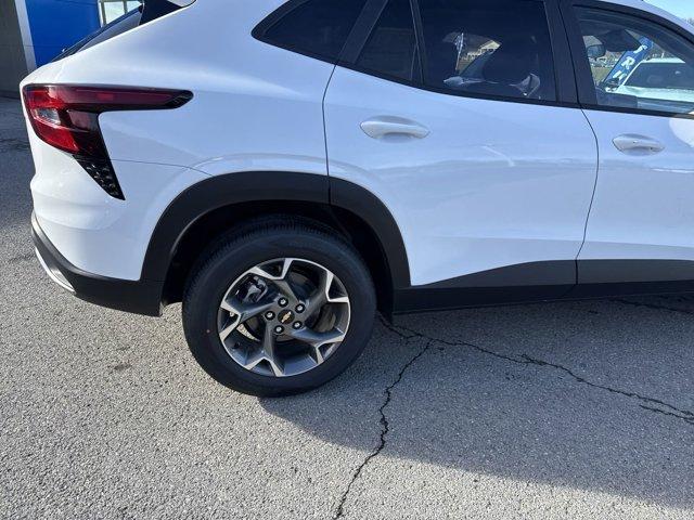 new 2025 Chevrolet Trax car, priced at $24,260