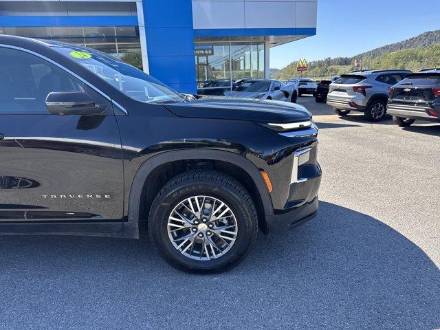 used 2024 Chevrolet Traverse car, priced at $37,801