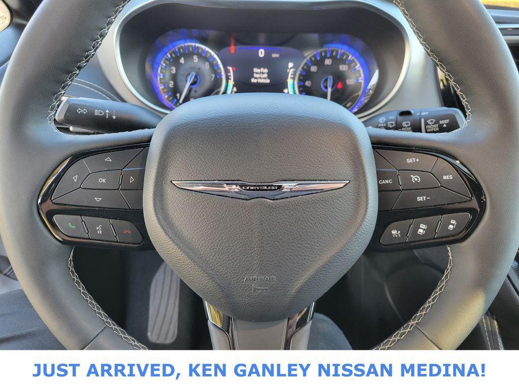 used 2025 Chrysler Pacifica car, priced at $37,903