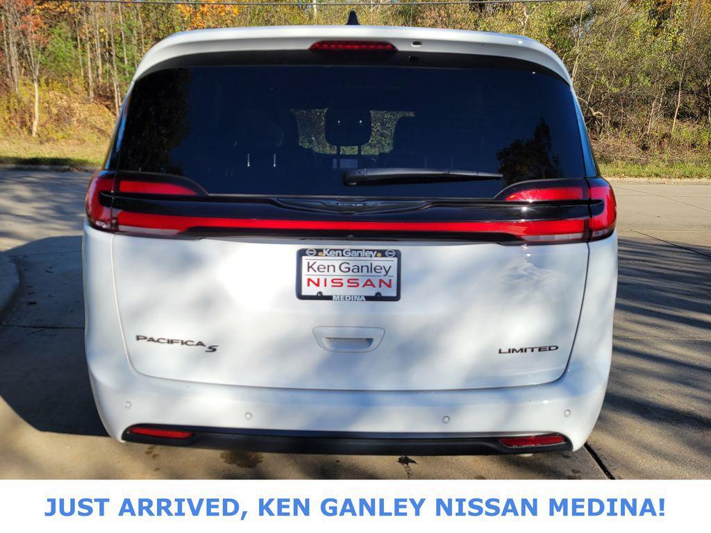 used 2025 Chrysler Pacifica car, priced at $37,903