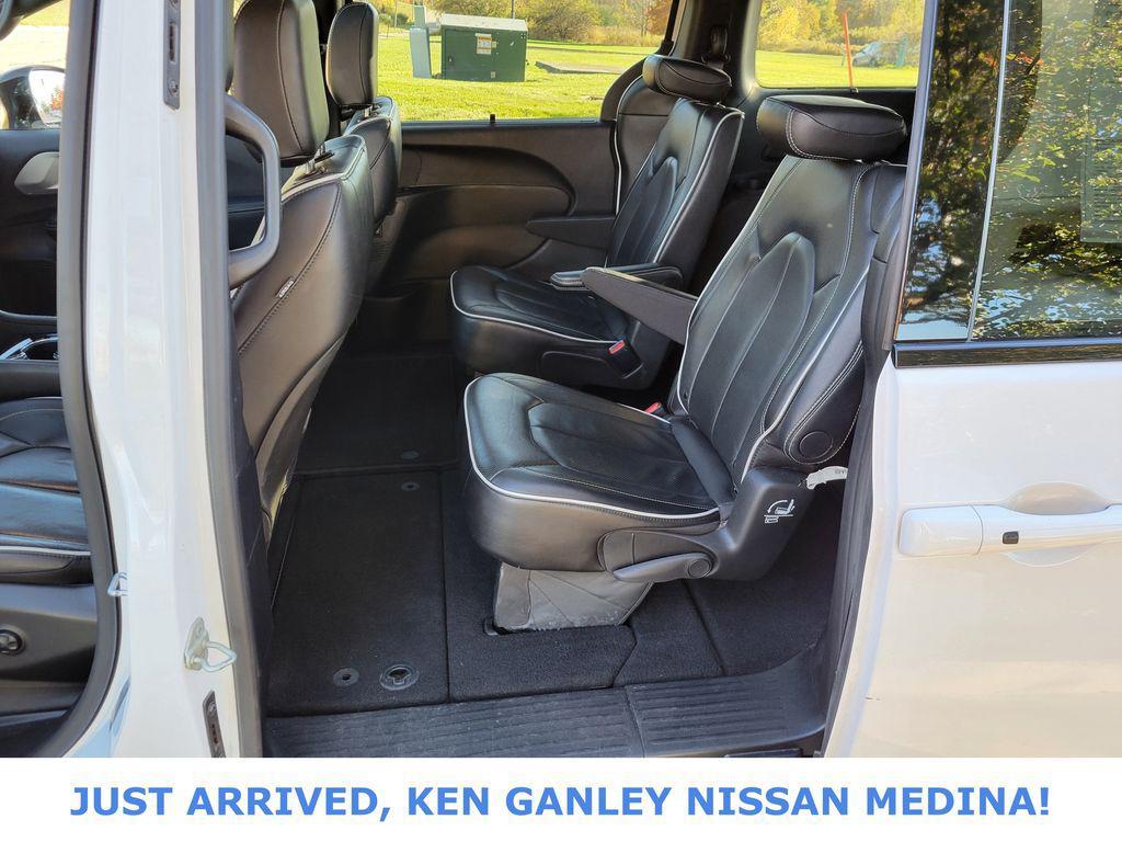 used 2025 Chrysler Pacifica car, priced at $37,903