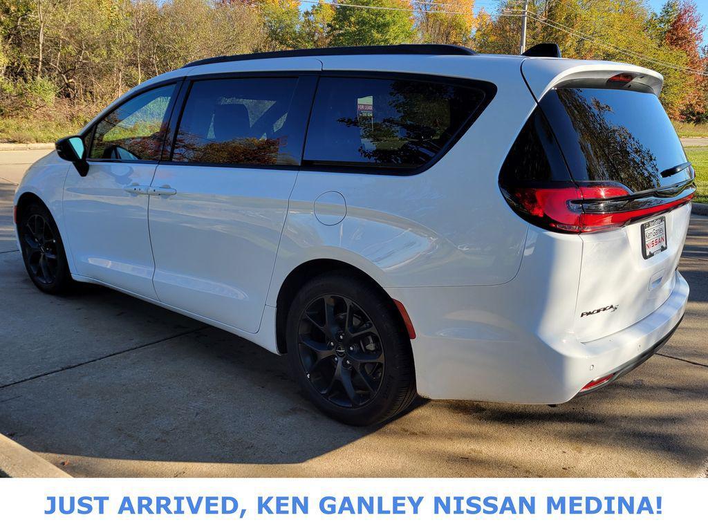 used 2025 Chrysler Pacifica car, priced at $37,903