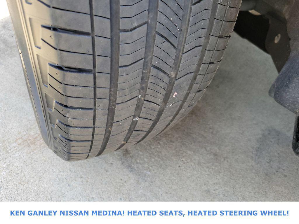 used 2024 Jeep Grand Cherokee L car, priced at $29,808