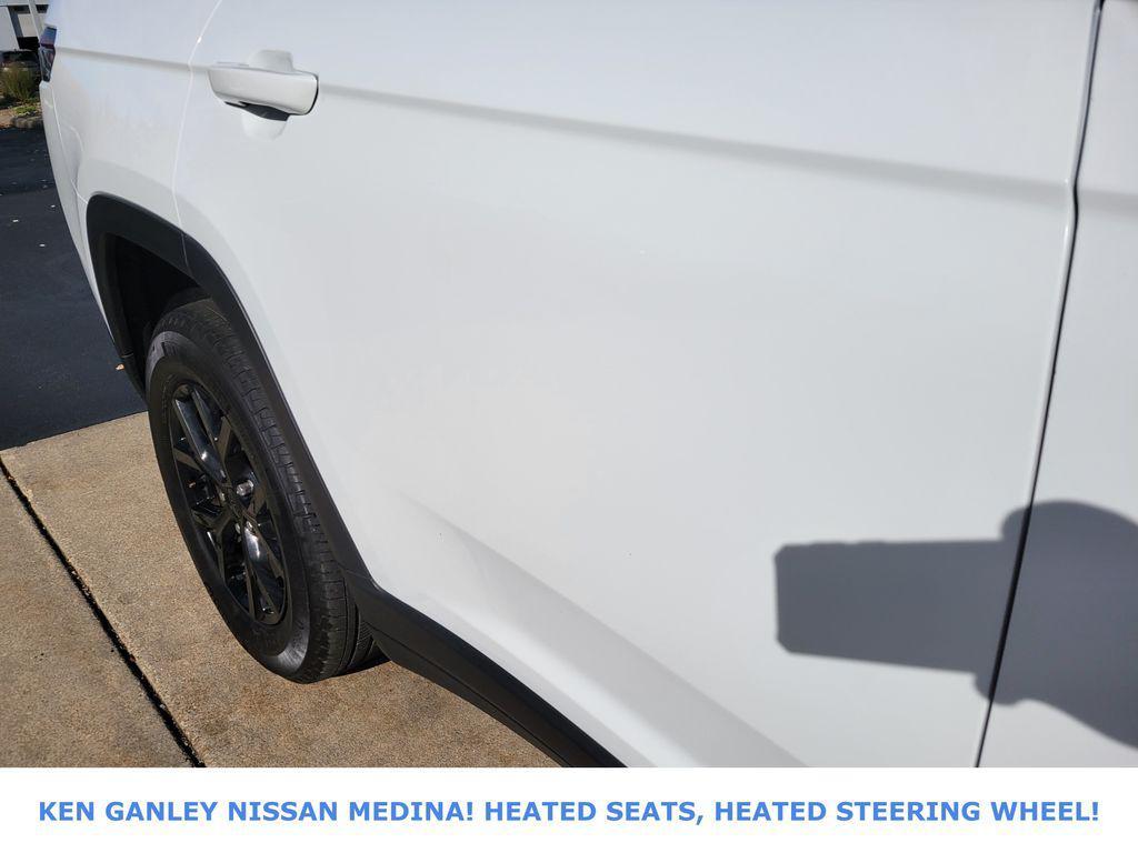 used 2024 Jeep Grand Cherokee L car, priced at $29,808