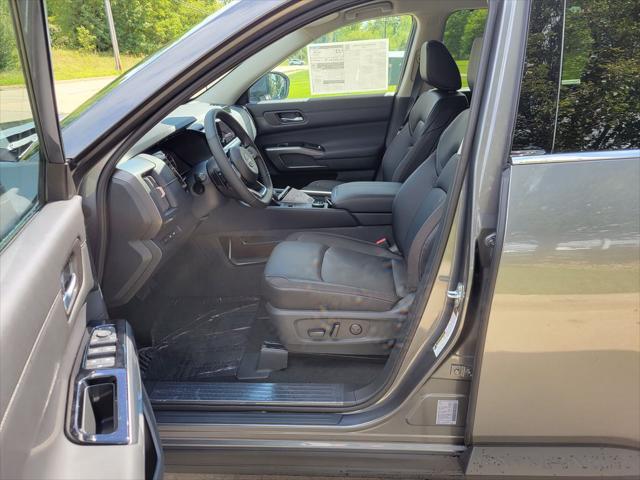 new 2025 Nissan Pathfinder car, priced at $46,565