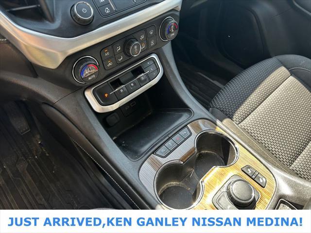 used 2022 GMC Acadia car, priced at $25,996