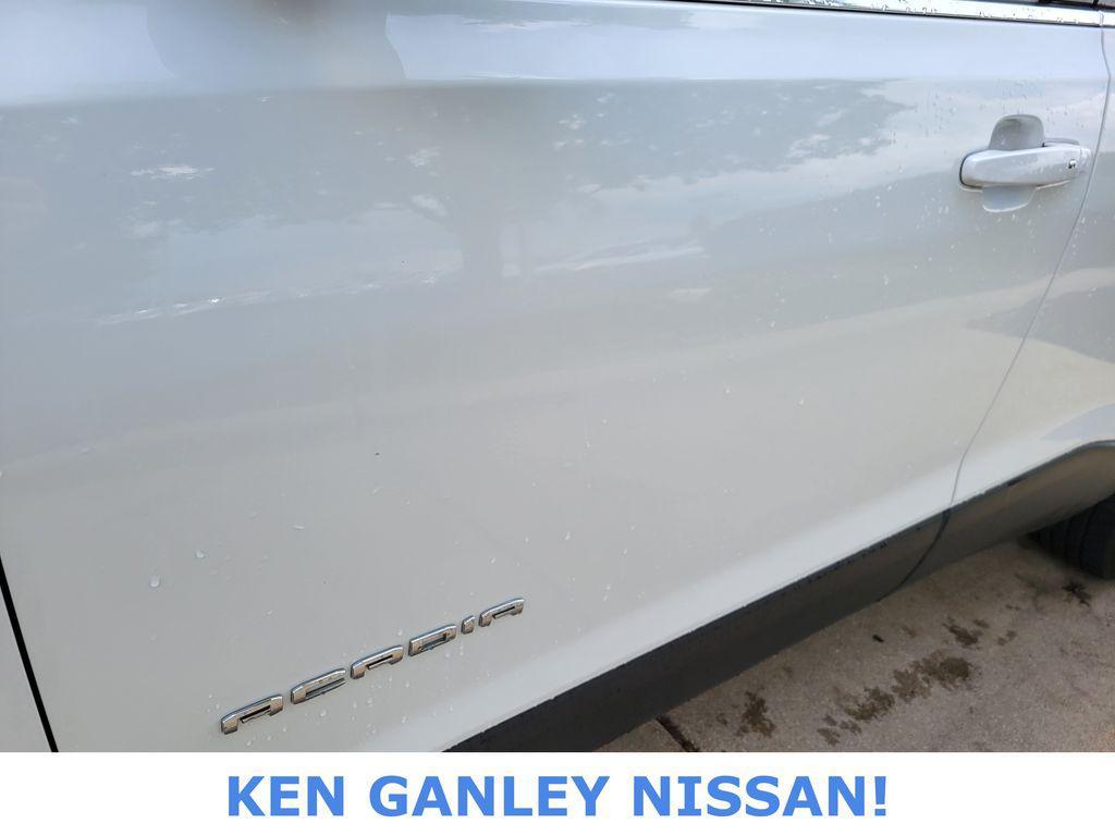 used 2023 GMC Acadia car, priced at $25,291