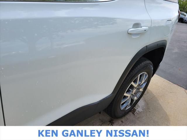 used 2023 GMC Acadia car, priced at $27,914