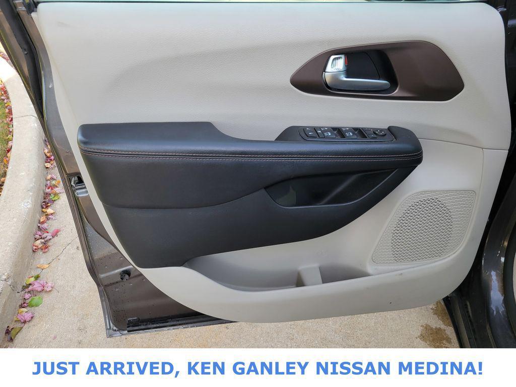 used 2019 Chrysler Pacifica car, priced at $14,828
