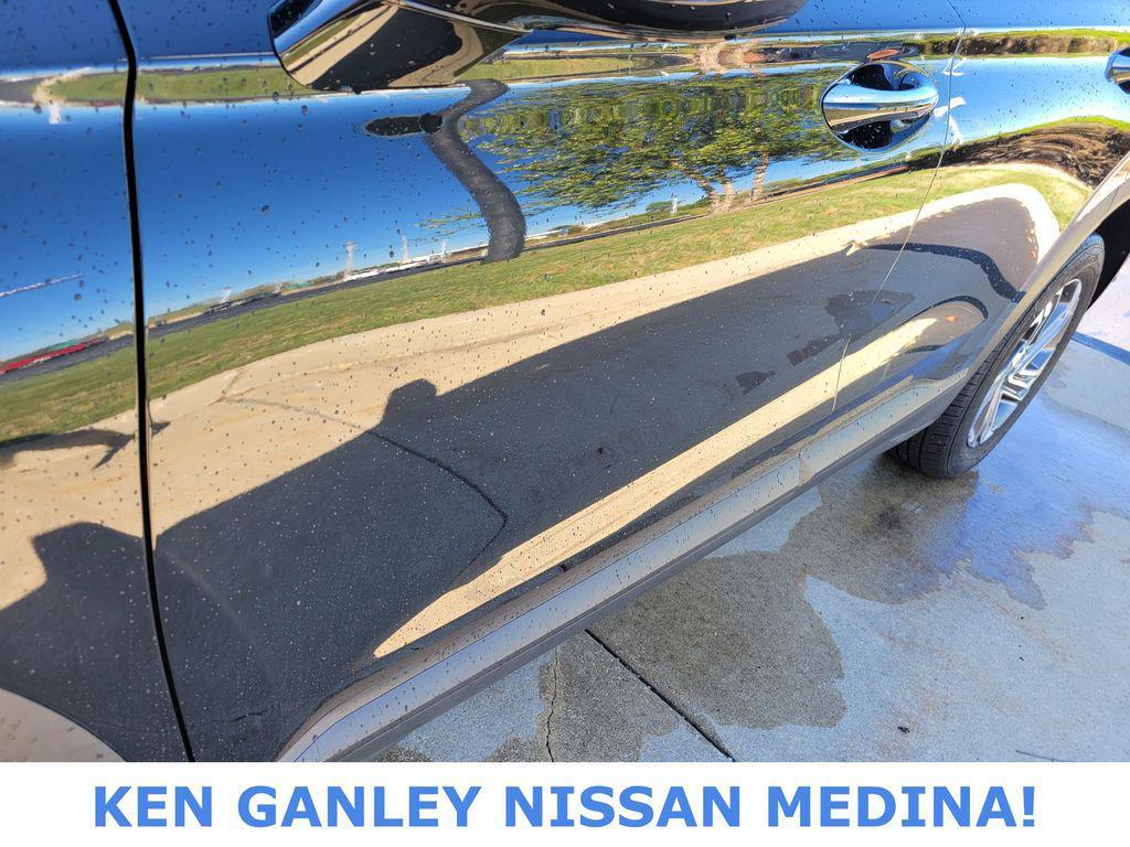 used 2023 Hyundai Santa Fe car, priced at $20,564