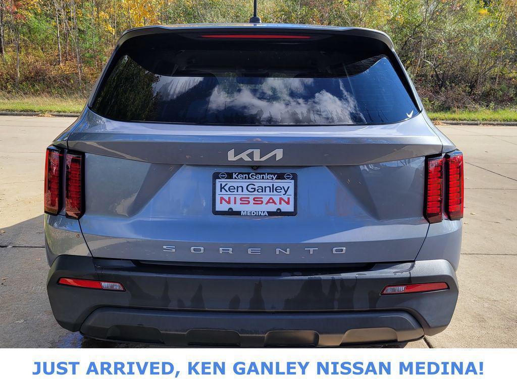 used 2022 Kia Sorento car, priced at $21,194