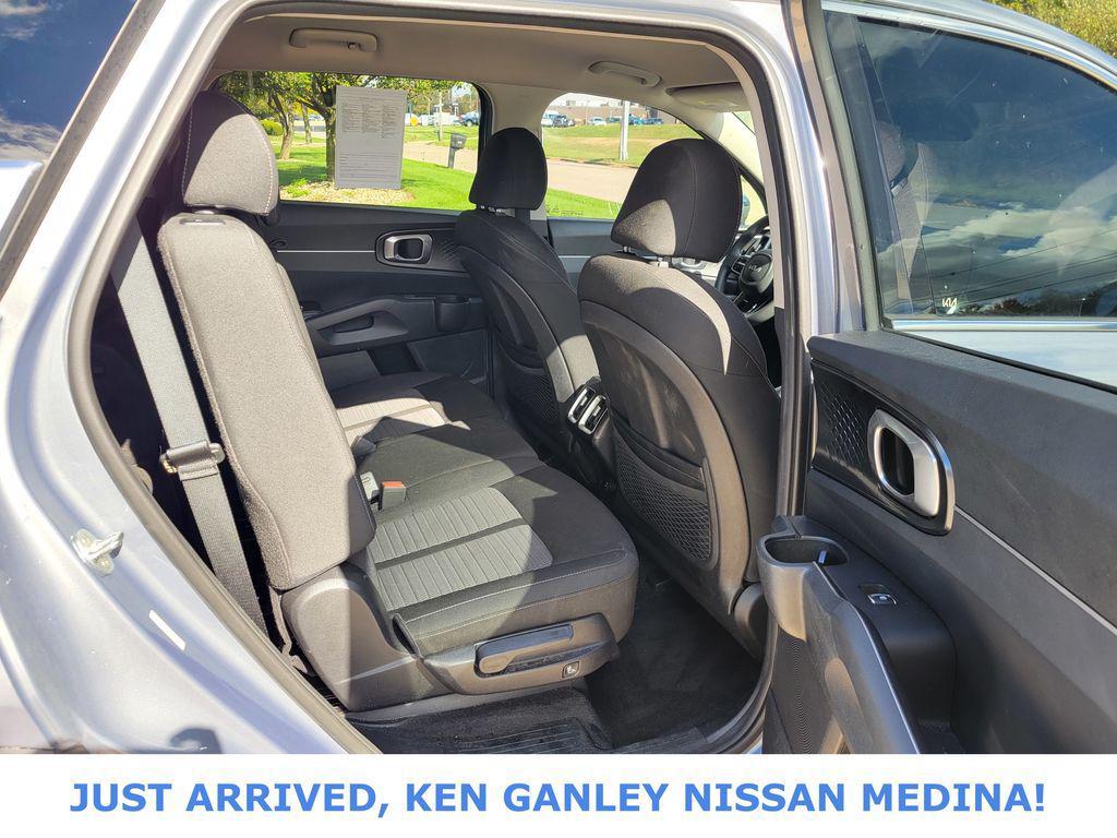 used 2022 Kia Sorento car, priced at $21,194