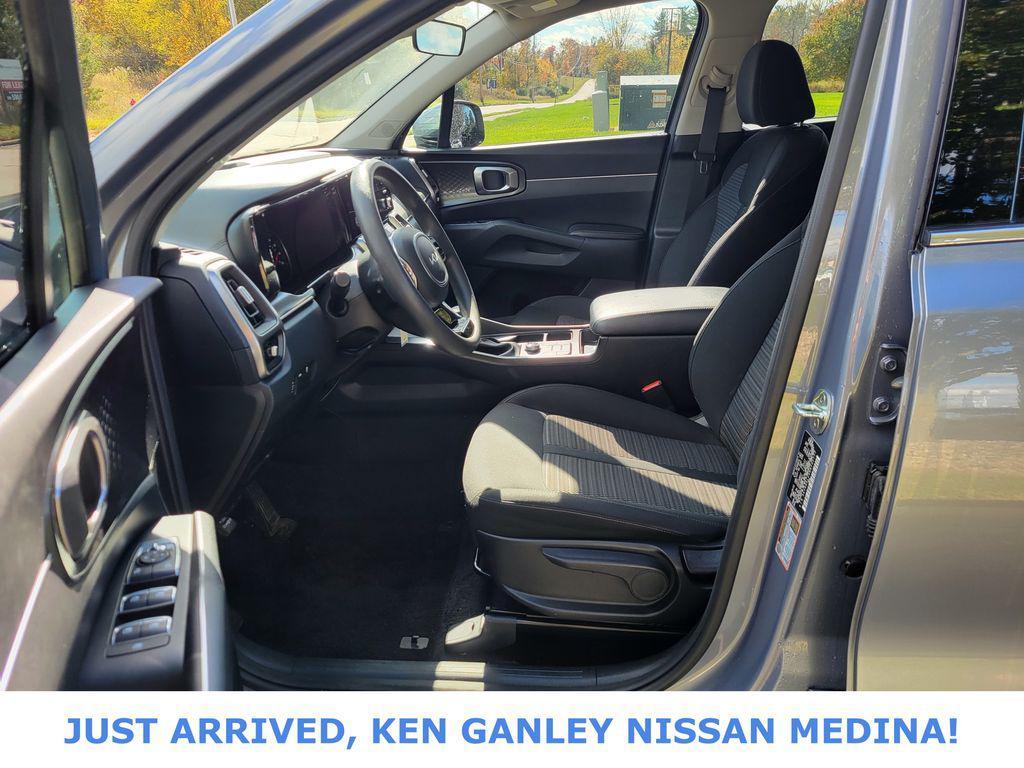 used 2022 Kia Sorento car, priced at $21,194