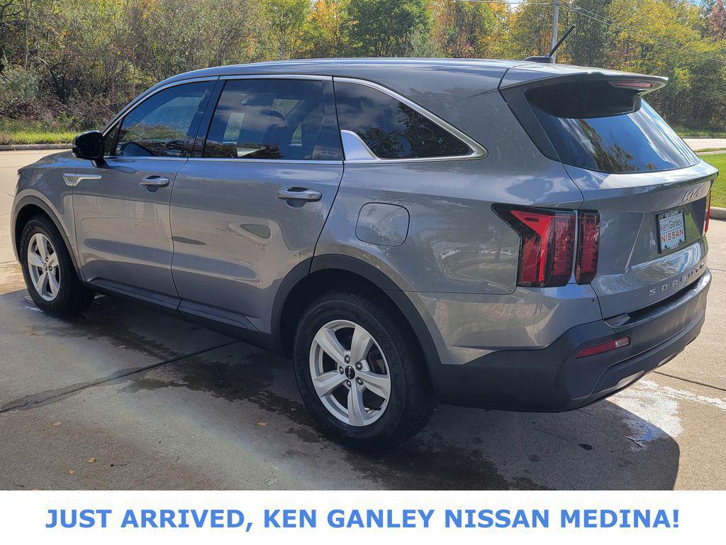 used 2022 Kia Sorento car, priced at $21,194