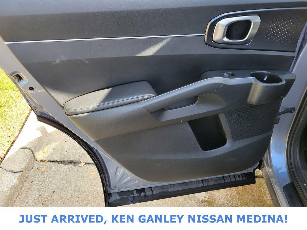 used 2022 Kia Sorento car, priced at $21,194