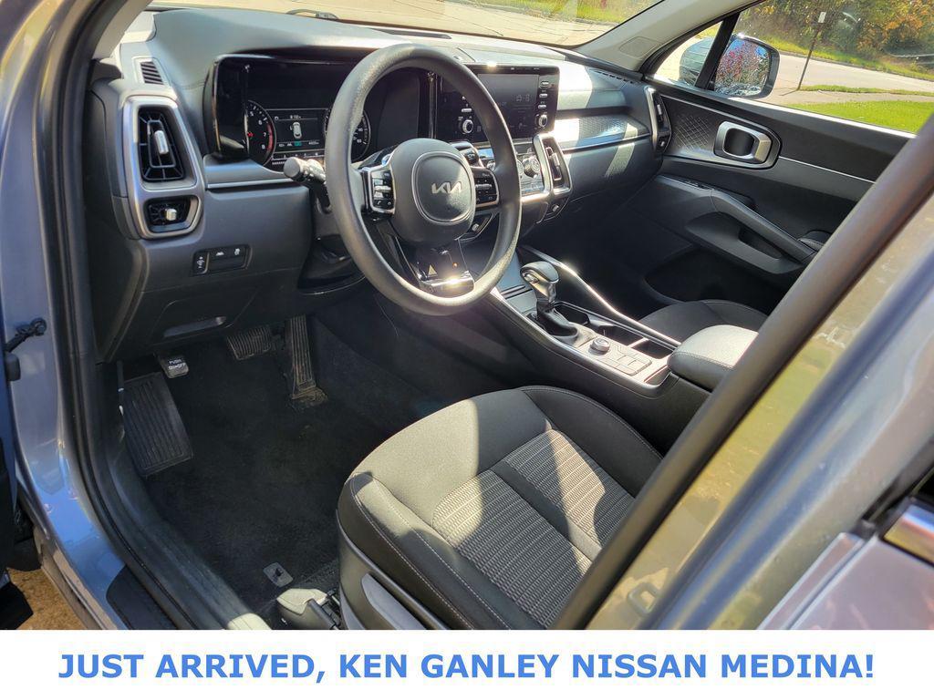 used 2022 Kia Sorento car, priced at $21,194