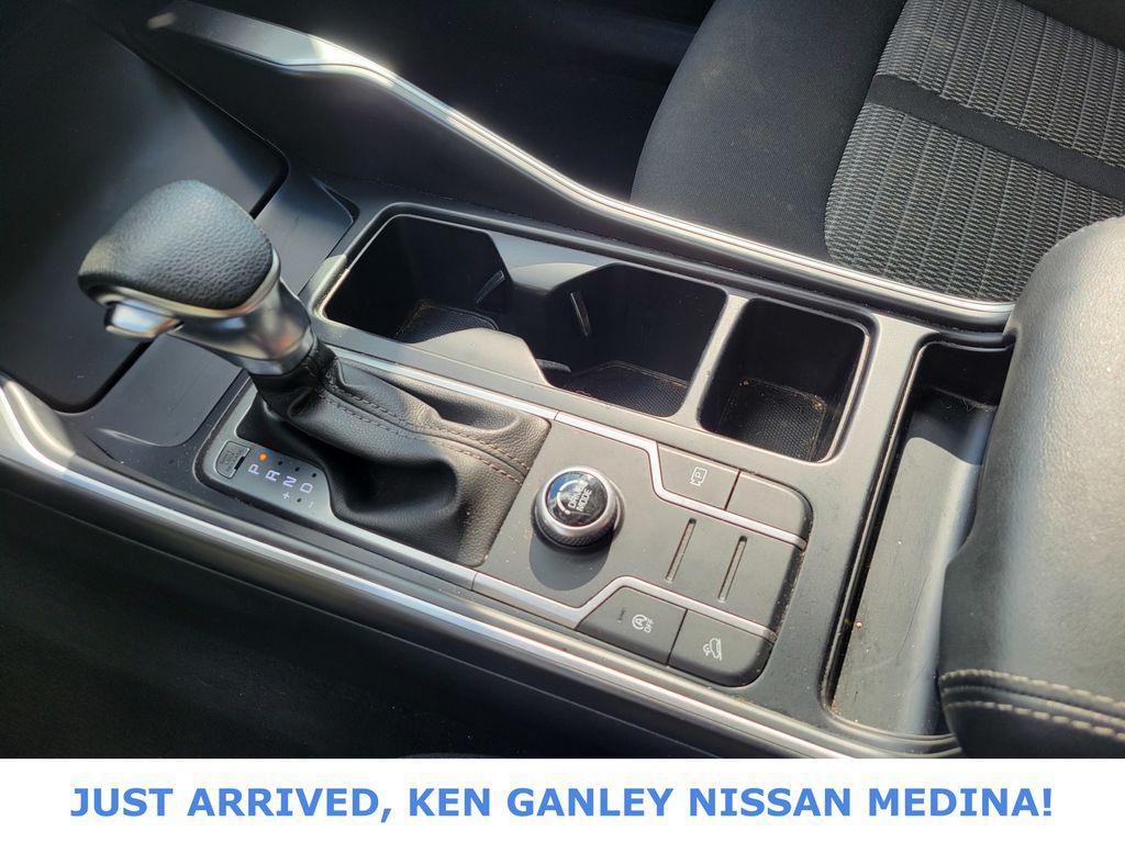 used 2022 Kia Sorento car, priced at $21,194