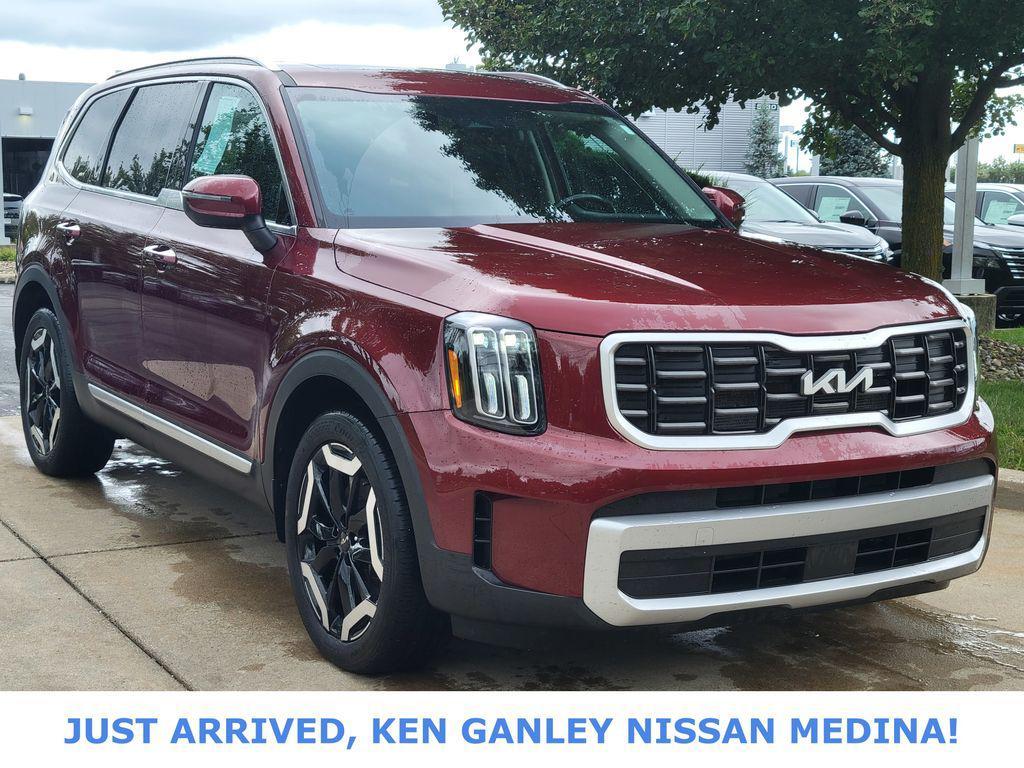 used 2023 Kia Telluride car, priced at $32,630