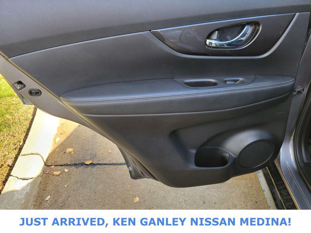 used 2020 Nissan Rogue car, priced at $17,491