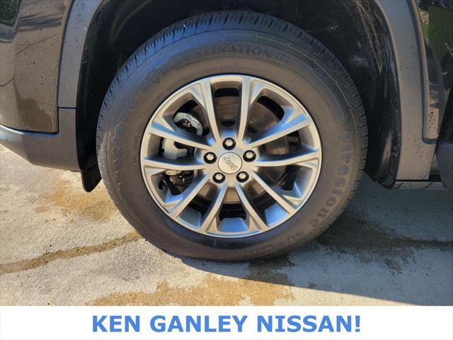 used 2021 Jeep Cherokee car, priced at $17,239