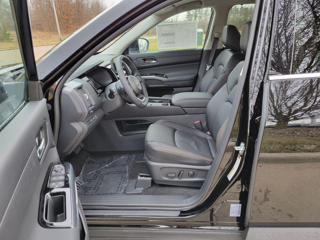 new 2025 Nissan Pathfinder car, priced at $50,300