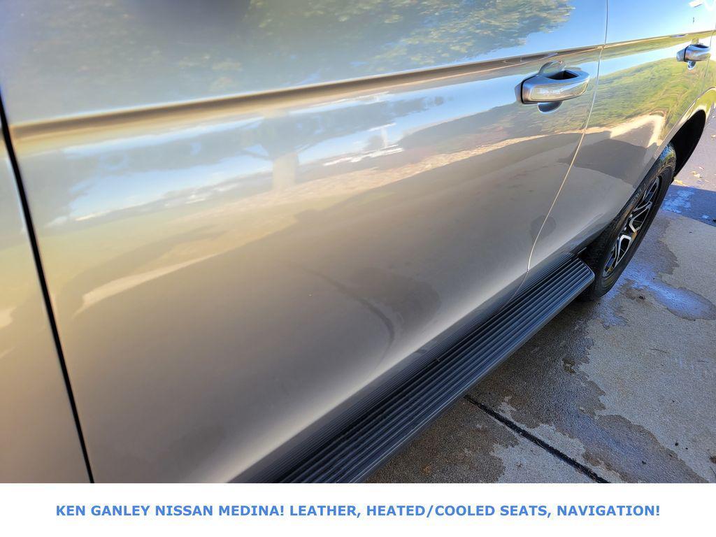 used 2024 Ford Expedition car, priced at $42,591