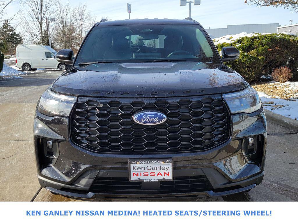used 2025 Ford Explorer car, priced at $39,998