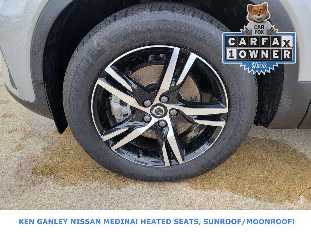 used 2025 Volvo XC40 car, priced at $27,991