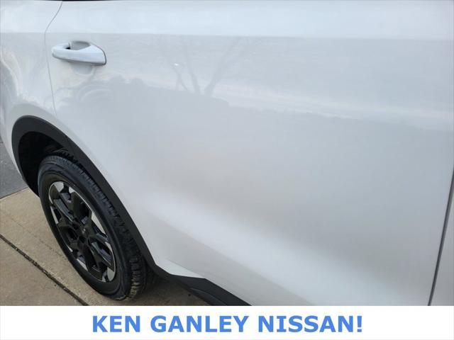 used 2024 Kia Sorento car, priced at $29,891