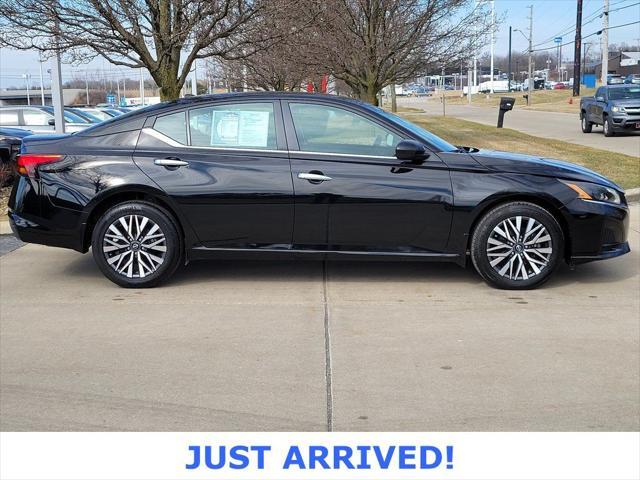 used 2023 Nissan Altima car, priced at $20,891