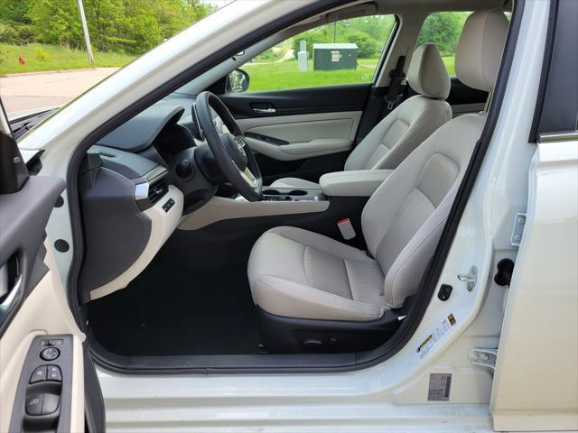 new 2025 Nissan Altima car, priced at $30,495