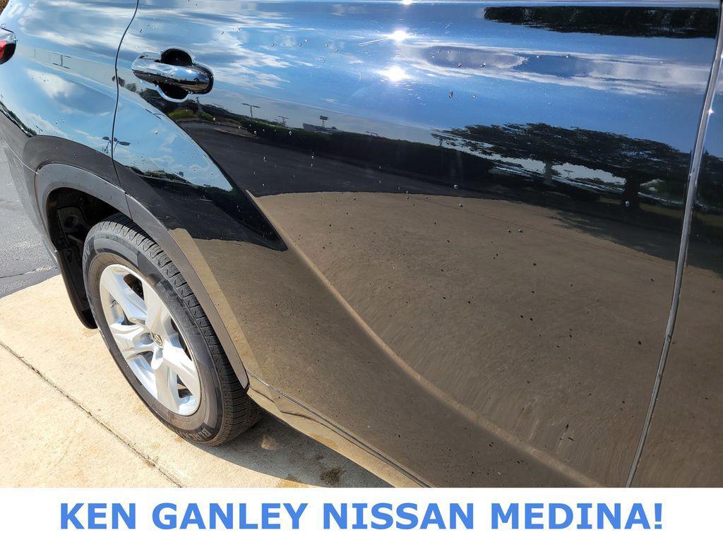 used 2022 Toyota Highlander car, priced at $28,291