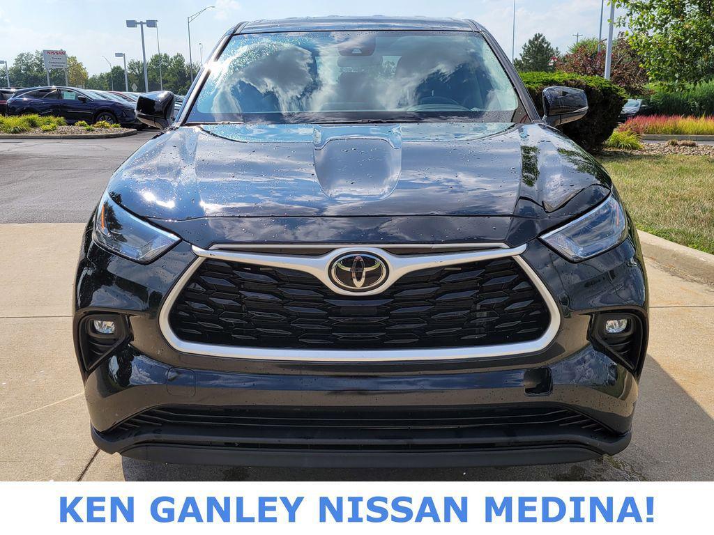 used 2022 Toyota Highlander car, priced at $28,291