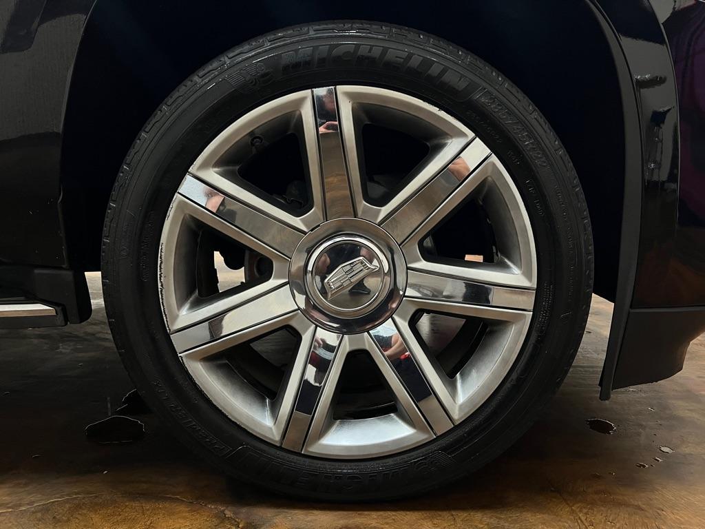 used 2015 Cadillac Escalade ESV car, priced at $19,888
