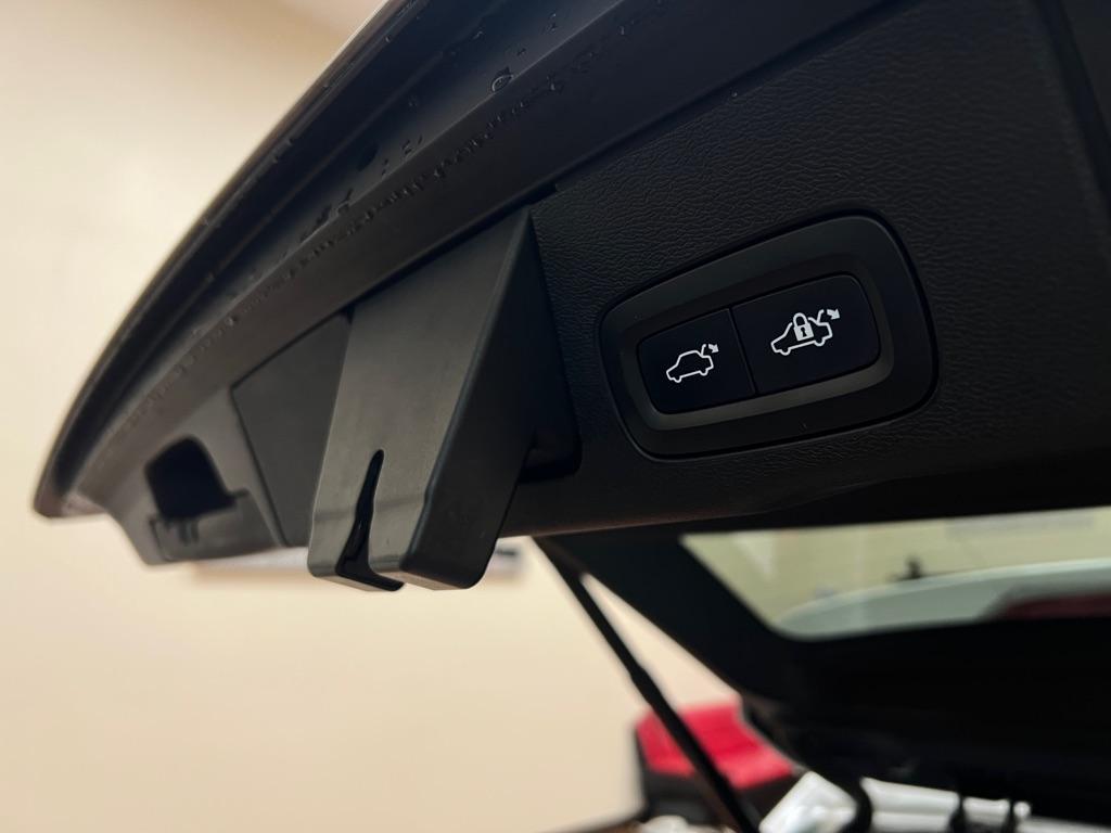 used 2018 Volvo XC60 Recharge Plug-In Hybrid car, priced at $27,888