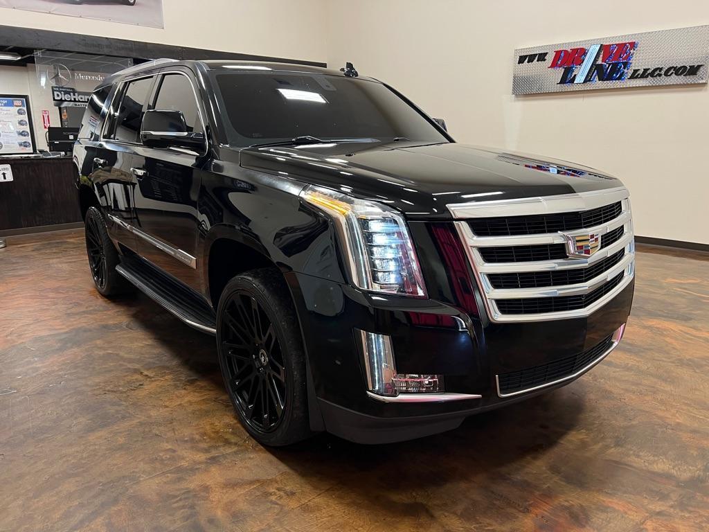 used 2017 Cadillac Escalade car, priced at $27,888