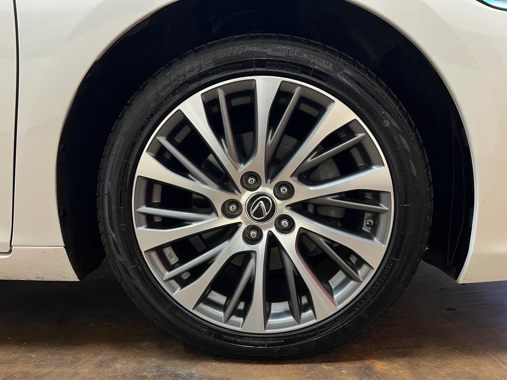 used 2019 Lexus ES 350 car, priced at $28,788