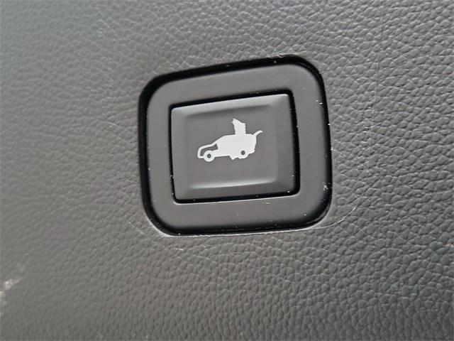 used 2021 Chevrolet Traverse car, priced at $21,725