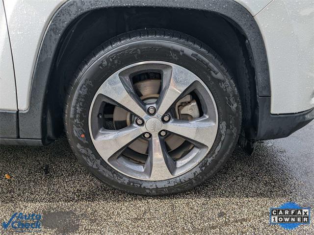 used 2019 Jeep Cherokee car, priced at $19,337