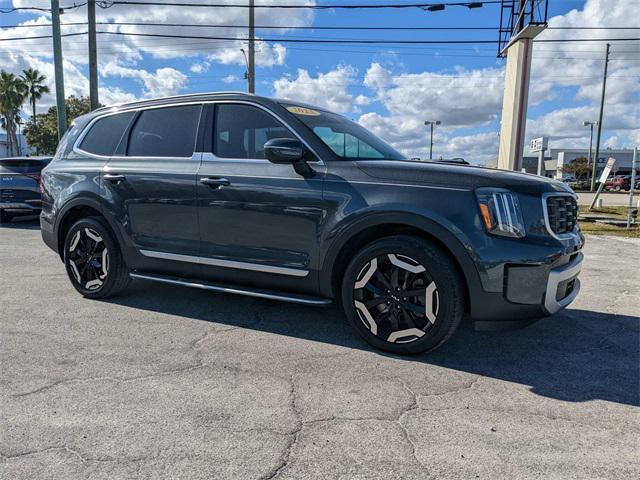 used 2023 Kia Telluride car, priced at $33,387