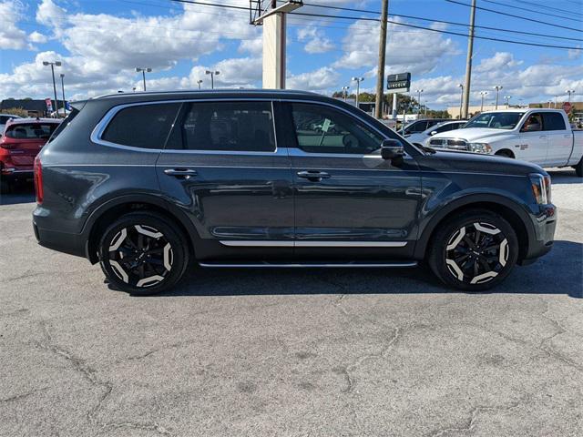 used 2023 Kia Telluride car, priced at $33,387