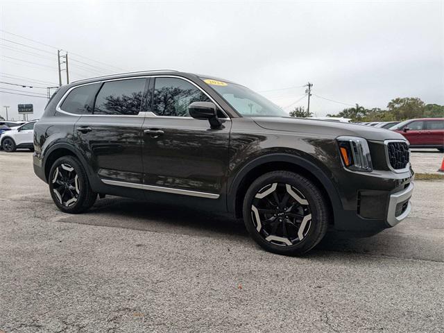 used 2024 Kia Telluride car, priced at $35,887