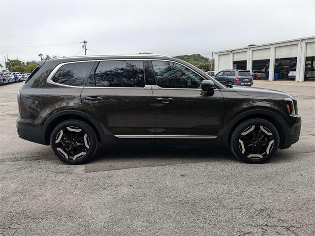 used 2024 Kia Telluride car, priced at $35,887